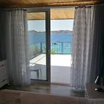 Mavi Akvaryum Konukevi