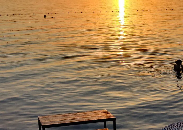 بيت ضيافة Mavi Akvaryum سوغوت