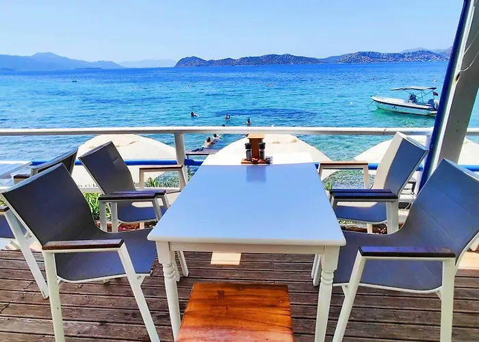 بيت ضيافة Mavi Akvaryum 3*