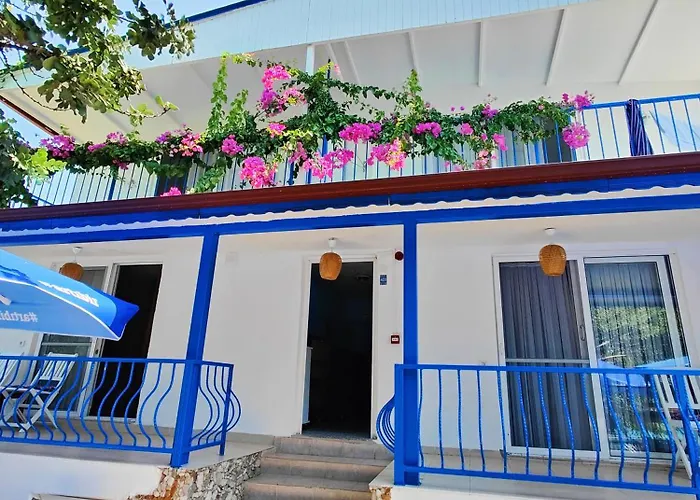 Mavi Akvaryum بيت ضيافة سوغوت