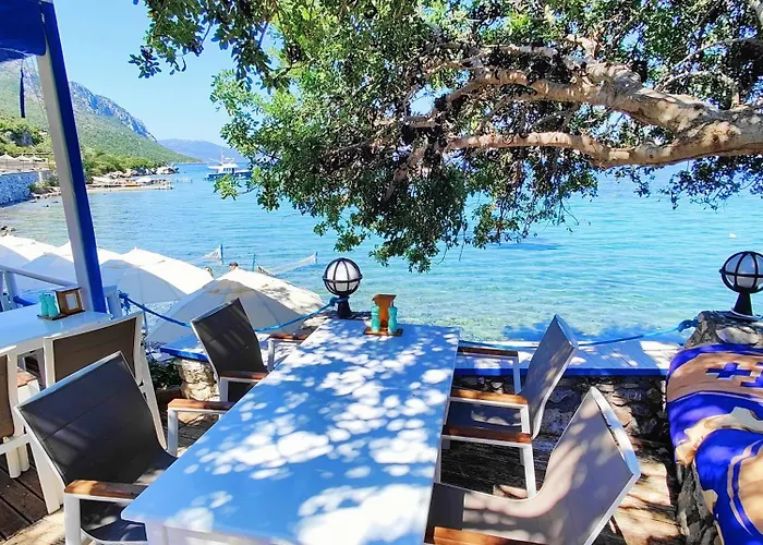 Mavi Akvaryum بيت ضيافة سوغوت