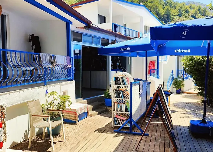 Mavi Akvaryum بيت ضيافة سوغوت