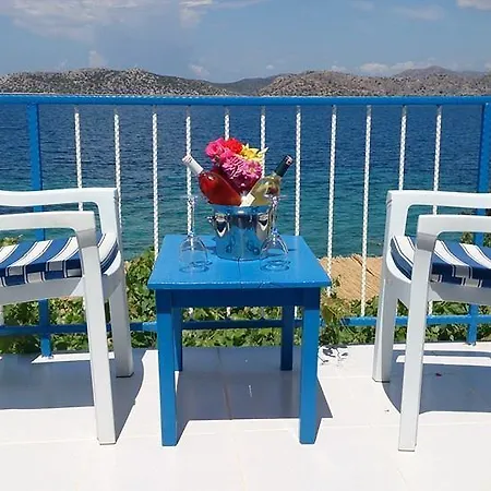 Mavi Akvaryum Pension *